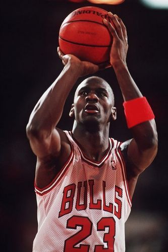 有·乔丹罚球投篮的正面图吗