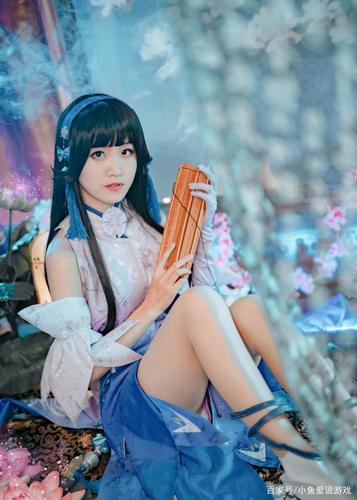王者荣耀:高中生cos西施,鞋子怎么穿进去的?网友:初恋