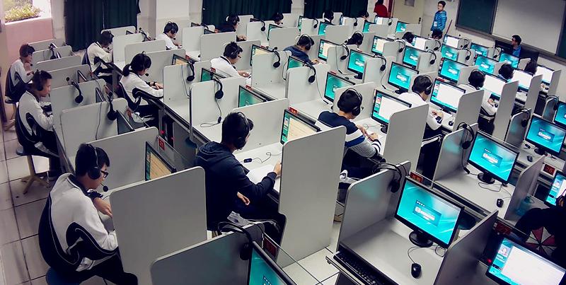 [深圳]2017年普通高考英语听说考试顺利结束