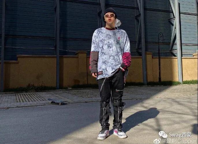 capper模仿谢帝,但赵辰龙发了首《国产rapgod》表示"幼杀"才是00后