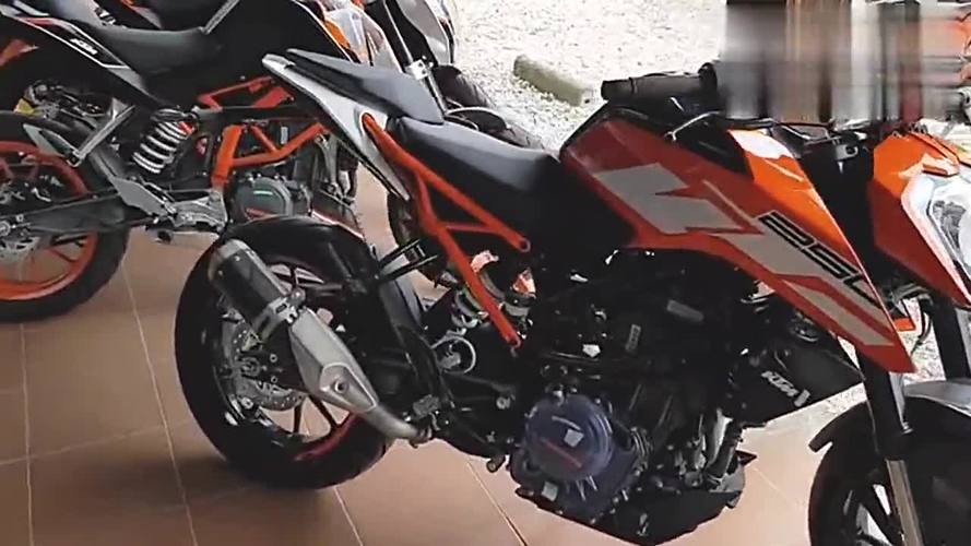 备受期待的街车2019款ktm杜克250