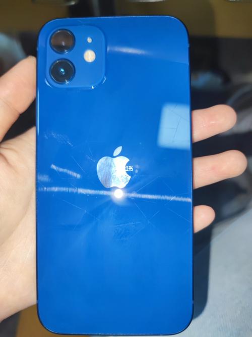 苹果12背面到底有没有花纹呀