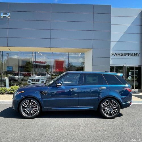 2022款路虎揽胜运动svo版 至尊蓝车色真够帅的!