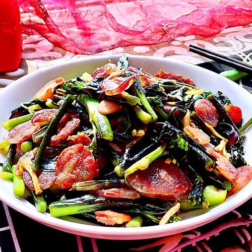  p>紫菜苔炒牛肉是一道菜品,主要食材是腊肉,调料是味精. /p>