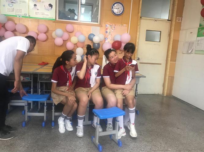 小学毕业啦!——英特第一小学六年级二班