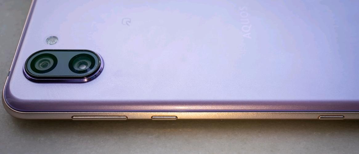 地表第二lcd旗舰-夏普 aquos r3(shv44 by au)