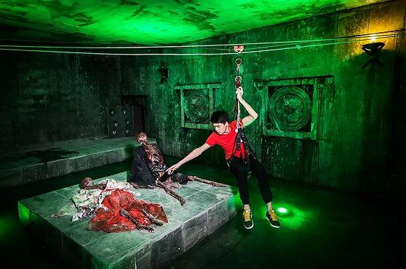 恐龙园最新推出了恐龙人俱乐部,将主题餐饮,桌游棋牌电竞,迷宫鬼屋和