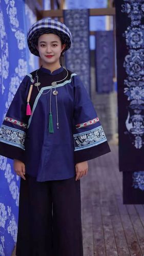 格子花布纺线布依阿妹的鞋子格子花布布依族服饰布依族服饰经常在