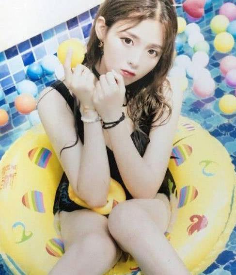 谁说杨超越不能性感低胸泳衣镜头放大网友围度太优越