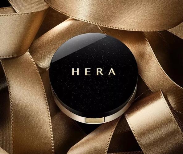 hera 黑气垫粉底液   hera作为气垫的鼻祖   我真的是从学生时代