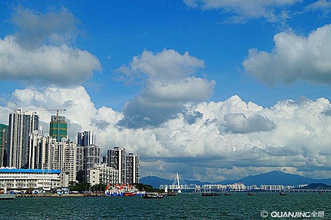 深圳蛇口海上世界的海景楼房景观