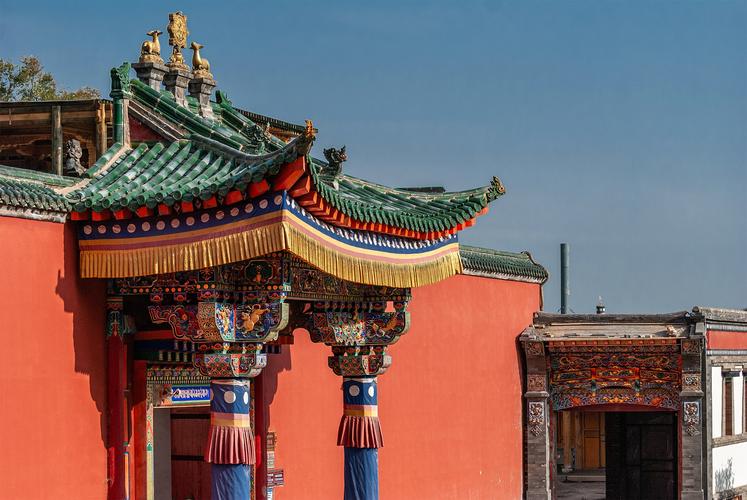 用建筑宣扬佛法藏传佛教寺庙建筑之美