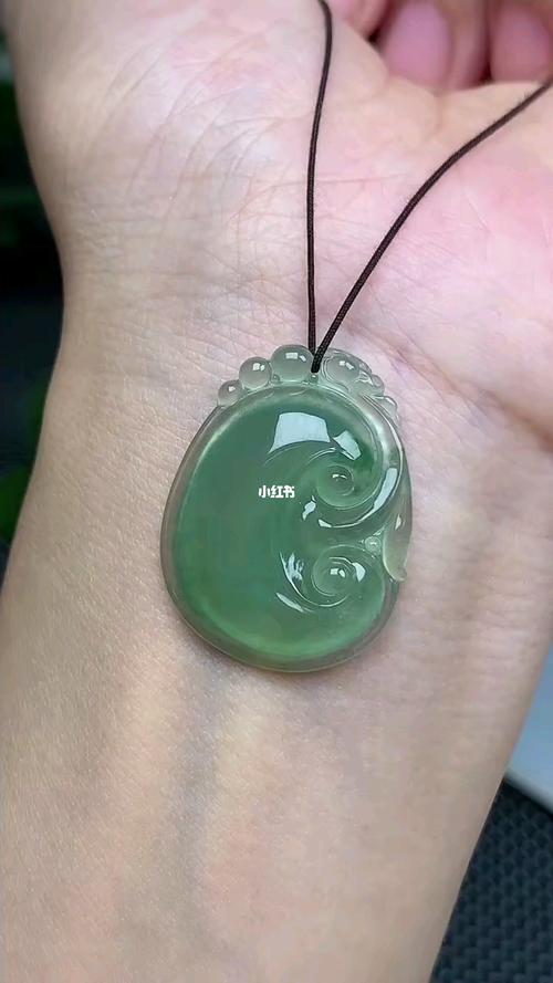 如意_如意_吊坠_翡翠_翡翠吊坠_时尚_配饰