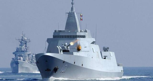 中国未来核动力航母的护身符!055重型导弹驱逐舰,究竟多厉害?