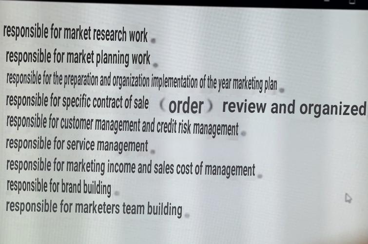 用英文把图片里面的文字翻译过来