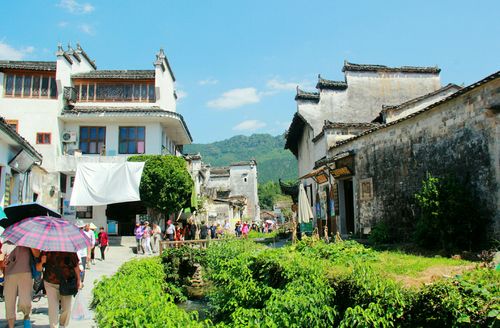 安徽黟县屏山村,已有1100余年历史,是中国传统古村落,中国历史文化名