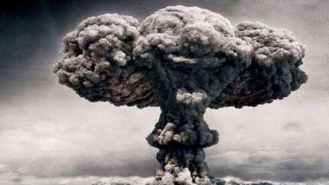 中国当年原子弹实验成功后,周边国家与地区有什么想法