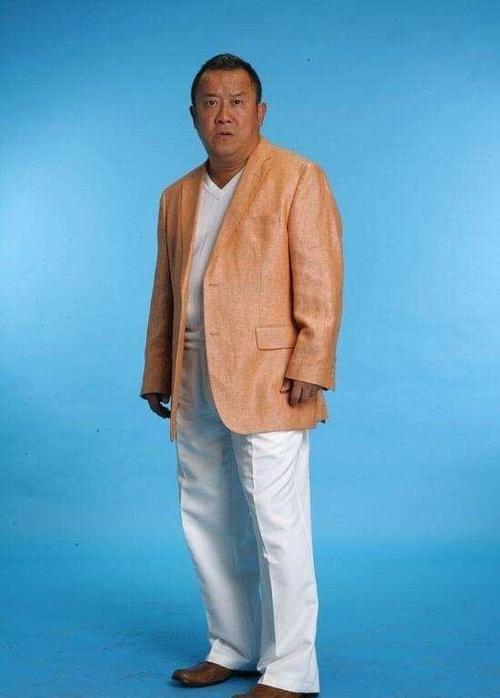 身高一米六以下的男星,曾志伟,潘长江同台比较,到底谁