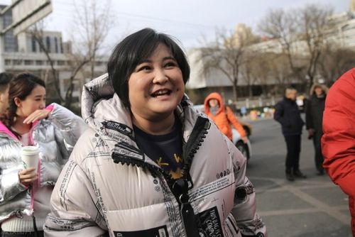 看过贾玲年轻时候照片的人也会说贾玲瘦的时候也是大美女一个