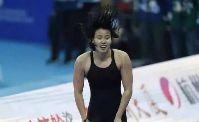 傅园慧自残?"洪荒少女"为比赛自虐成瘾,满臂抓痕惹人心疼