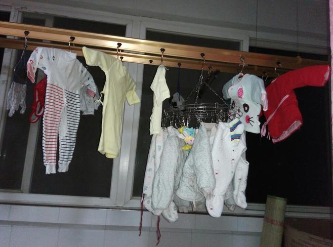 这两天感觉肚子老疼,估计要生了节奏!衣服洗了一段时间了!
