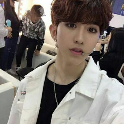 蔡徐坤qq头像高清图片无水印恭喜百分九男孩蔡徐坤