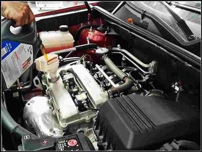 还有冷冻液和玻璃水.忘记拍机油的照片了