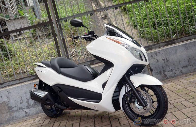 本田佛莎300 本田踏板摩托车 摩托车报价