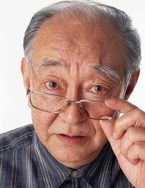 泥塑带帽子的老人头像