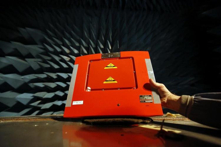 飞机黑匣子是什么飞机黑匣子的图片黑匣子的材料