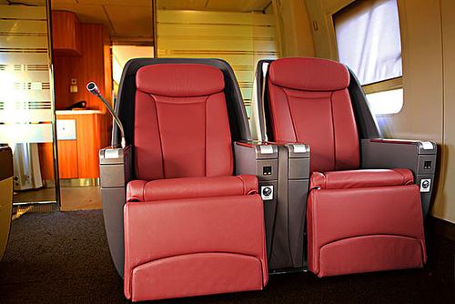 高铁列车头等舱座椅