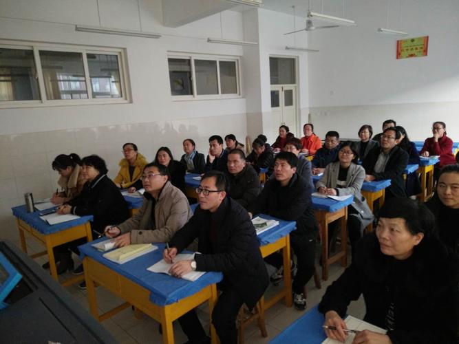 绣水中学举行教师面对面培训活动(副本)