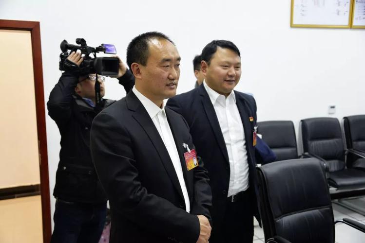 【关注】《"两会"会客厅》:凝心聚力 建设美丽新九寨