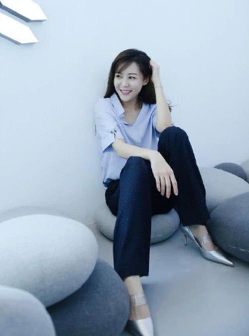爱情公寓5没想到陈美嘉腿这么长,2米喇叭裤都穿,还是第一次见