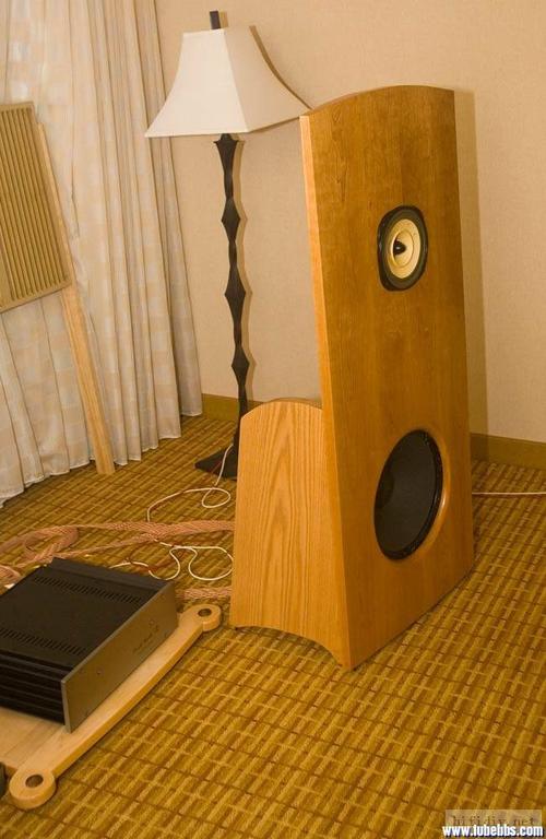 初步设计一个西雅士8寸全频障板,请高手模拟一下频响曲线