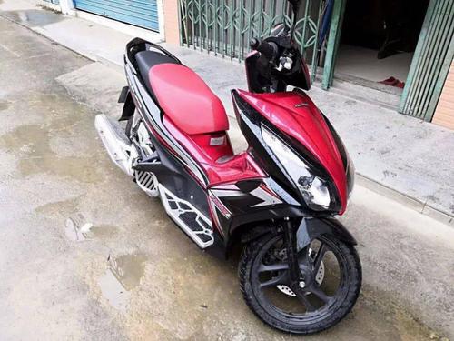 二手葵潭内转手一辆2015年的泰国弯刀摩托车