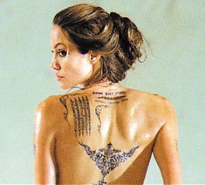 电影宝库 正文    本报讯 安吉丽娜·朱莉带着她的新片《通缉犯》打回