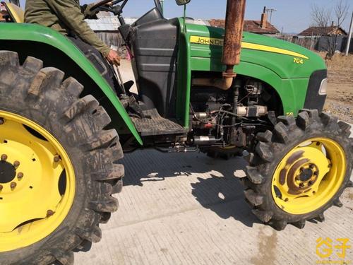 约翰迪尔704拖拉机