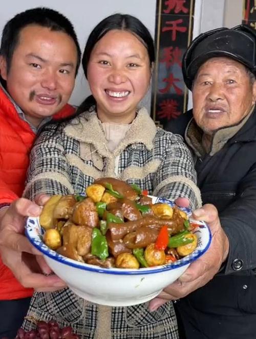 19岁凉山孟阳崩溃大哭质问黑粉说她结婚当年视频曝光真打脸