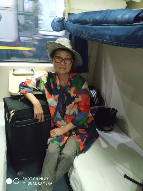 z164次上海去拉萨的车厢里,干净整洁.