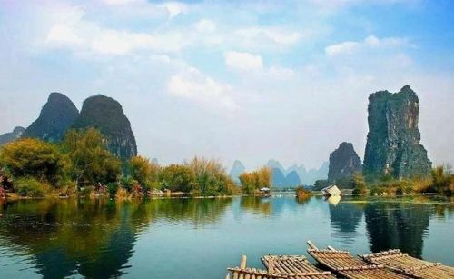 众所周知,中国广西自治区有很多著名的旅游景点,不仅在桂林这个城市