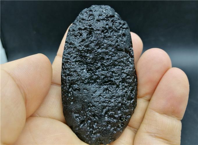 保真雷公墨雕刻件 猛虎 吊坠 玻璃陨石 tektite 手把件 48.9g