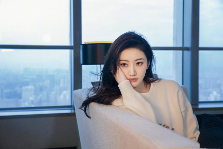 景甜,以"背景"服人