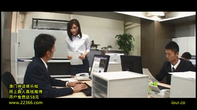 上原瑞穂作品:abp-454 经典gif动态图出处大**-女神办公室的诱惑 liu