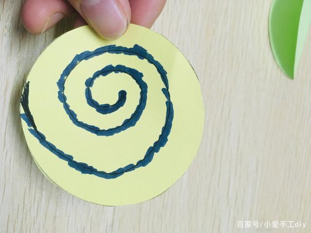 手工剪纸教程～蜗牛,如蜗牛一般负重前行,总会有属于