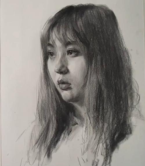 朱传奇肖像素描写生示范第5集长发女生美术生码住啦