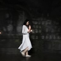 问佛女子图片大全 一心向佛女子意境图片【点击鼠标右键下载】