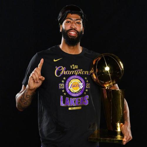 詹姆斯和戴维斯合照