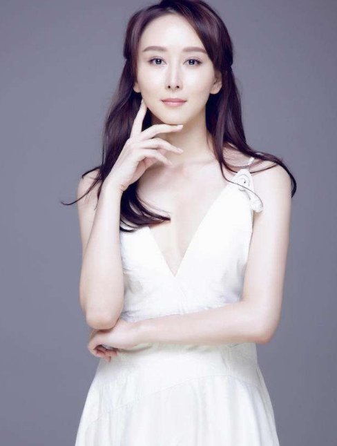 78年的女星丰满有肉,假如她们都想做你的女朋友,你会选哪一位?