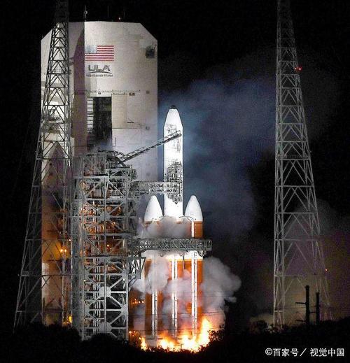 准备进行发射的,搭载美军侦查卫星的"三角洲4号"运载火箭(delta iv)在